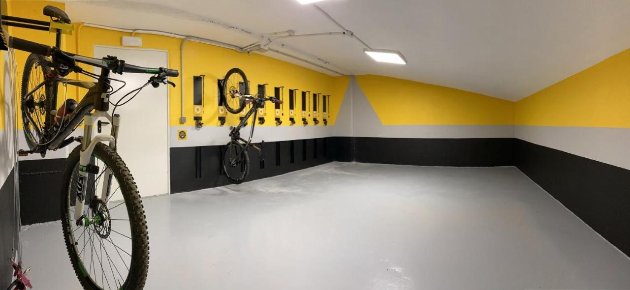 Spirit Hotel Gran Bilbao Exterior photo Bike garage