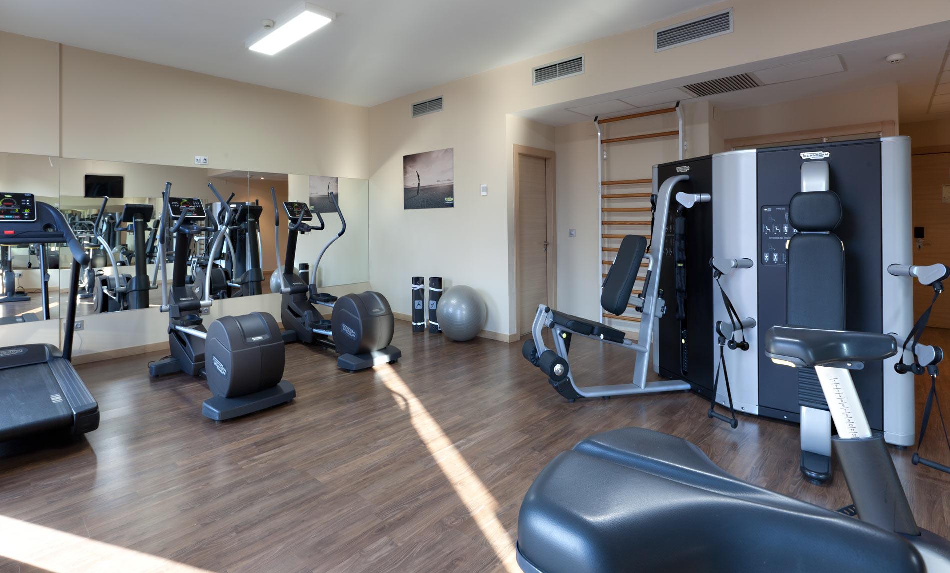 Spirit Hotel Gran Bilbao Exterior photo Fitness room