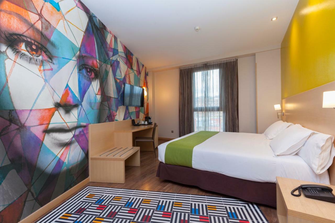 Spirit Hotel Gran Bilbao Exterior photo Room at the hotel